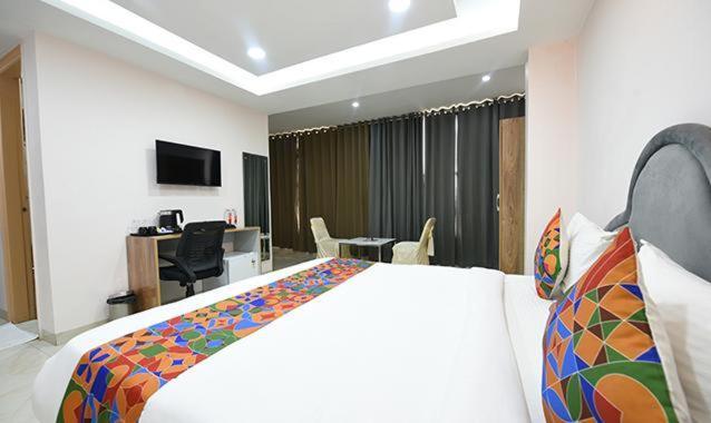 Immense Residency Hotel Faridabad Exterior foto